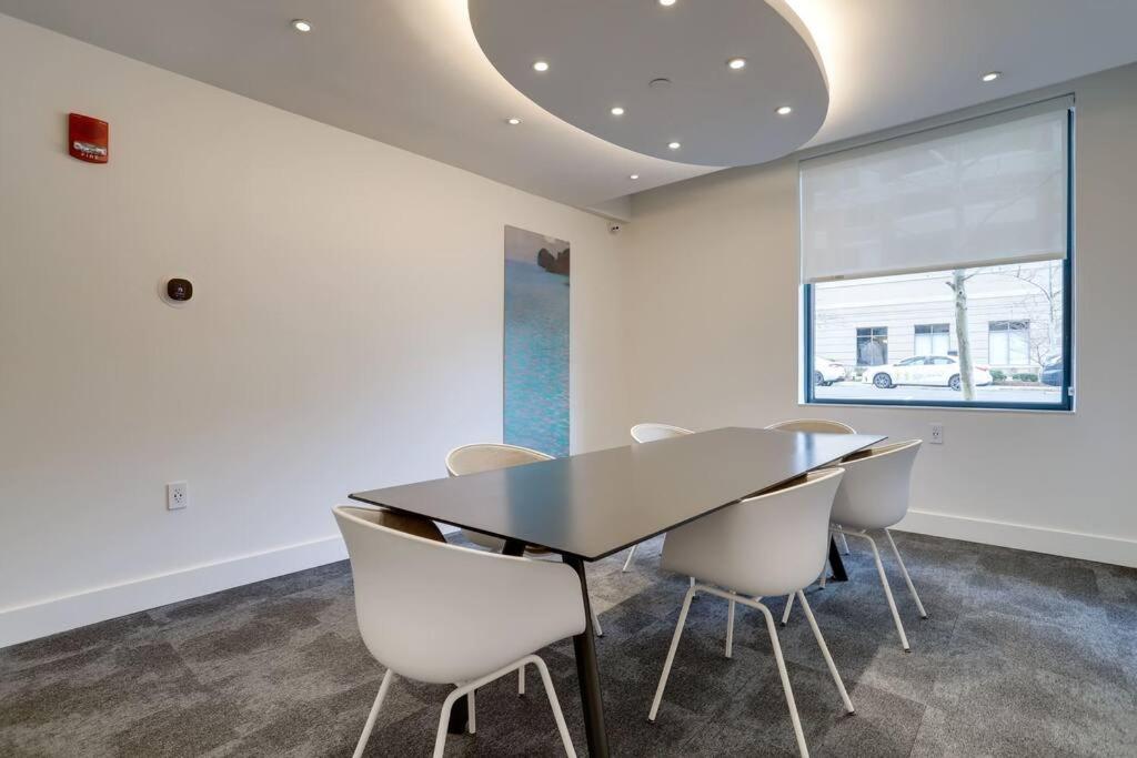 Exclusive Apt In Ballston With Gym アーリントン エクステリア 写真